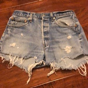 Cut-Off High Waisted Levi’s Shorts Size Large
